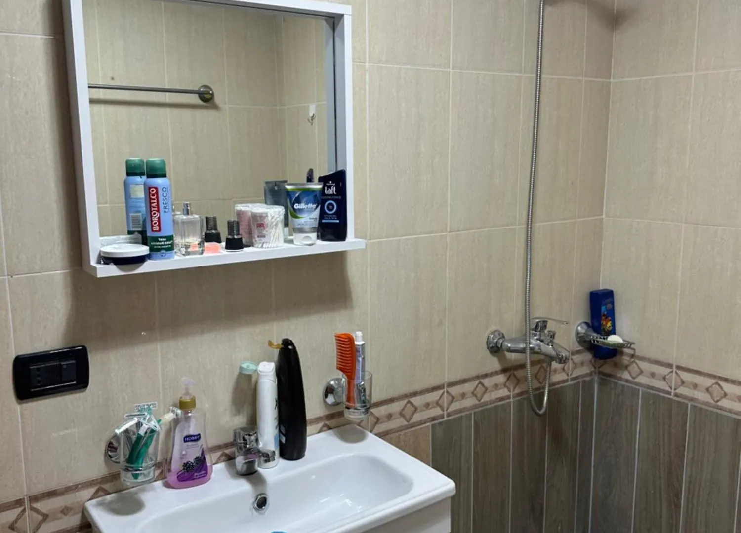 Home Golem  0*, Golem (Tirana)
